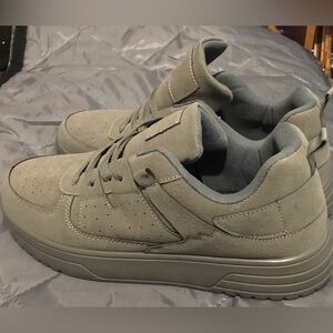 Womens Gray Sneakers Size 8